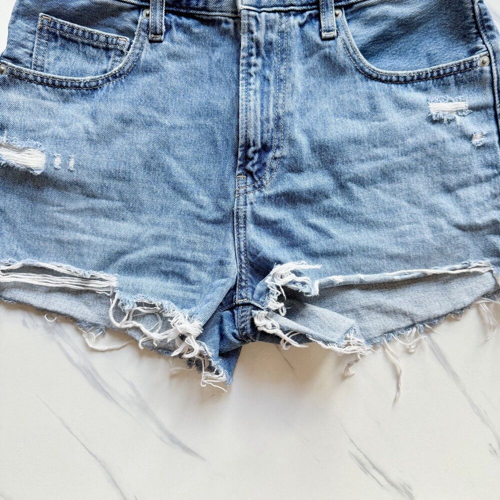 EUC Uniqlo Shorts Womens 25 Blue Denim Jean High Rise Cutoff Distressed Pockets - Picture 3 of 14